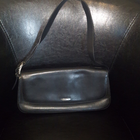 Oroton Bags Oroton Black Leather Shoulder Bag Poshmark